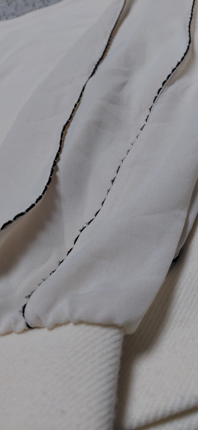 [38] Malla 마라 소매 배색 볼륨 블라우스 니트 상품이미지9