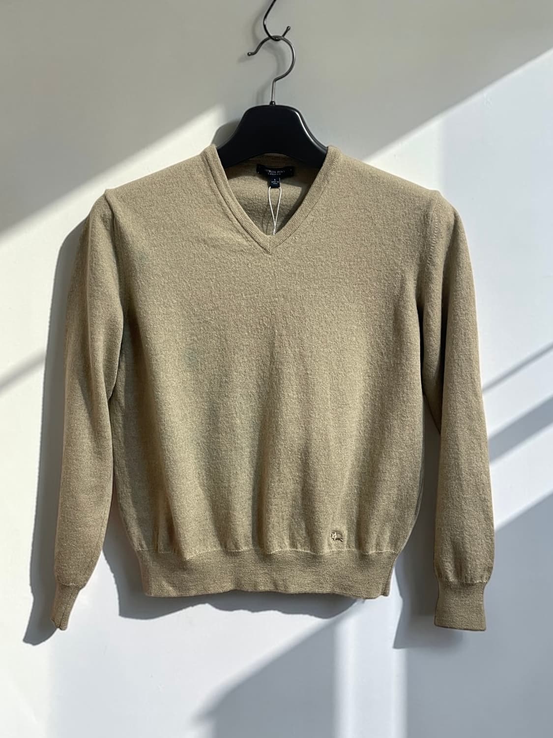 버버리 런던 브이넥 울 니트 상품이미지1