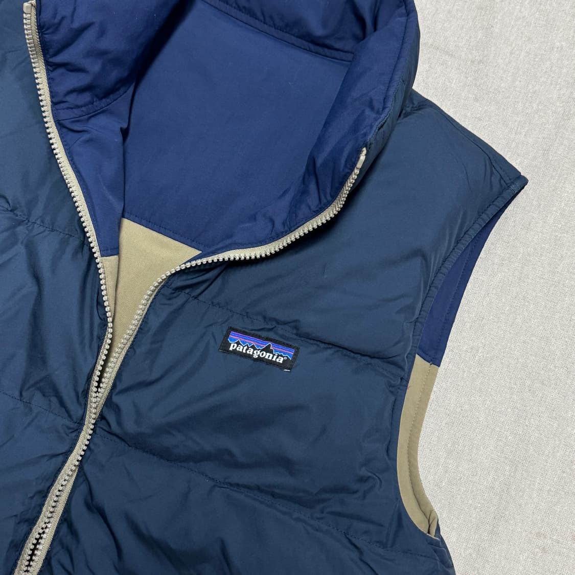 파타고니아 리버시블 양면 배색 패딩 베스트 S 상품이미지4
