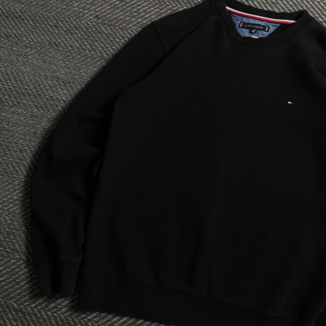 타미힐피거 스몰 자수로고 블랙 맨투맨o 4731 상품이미지3