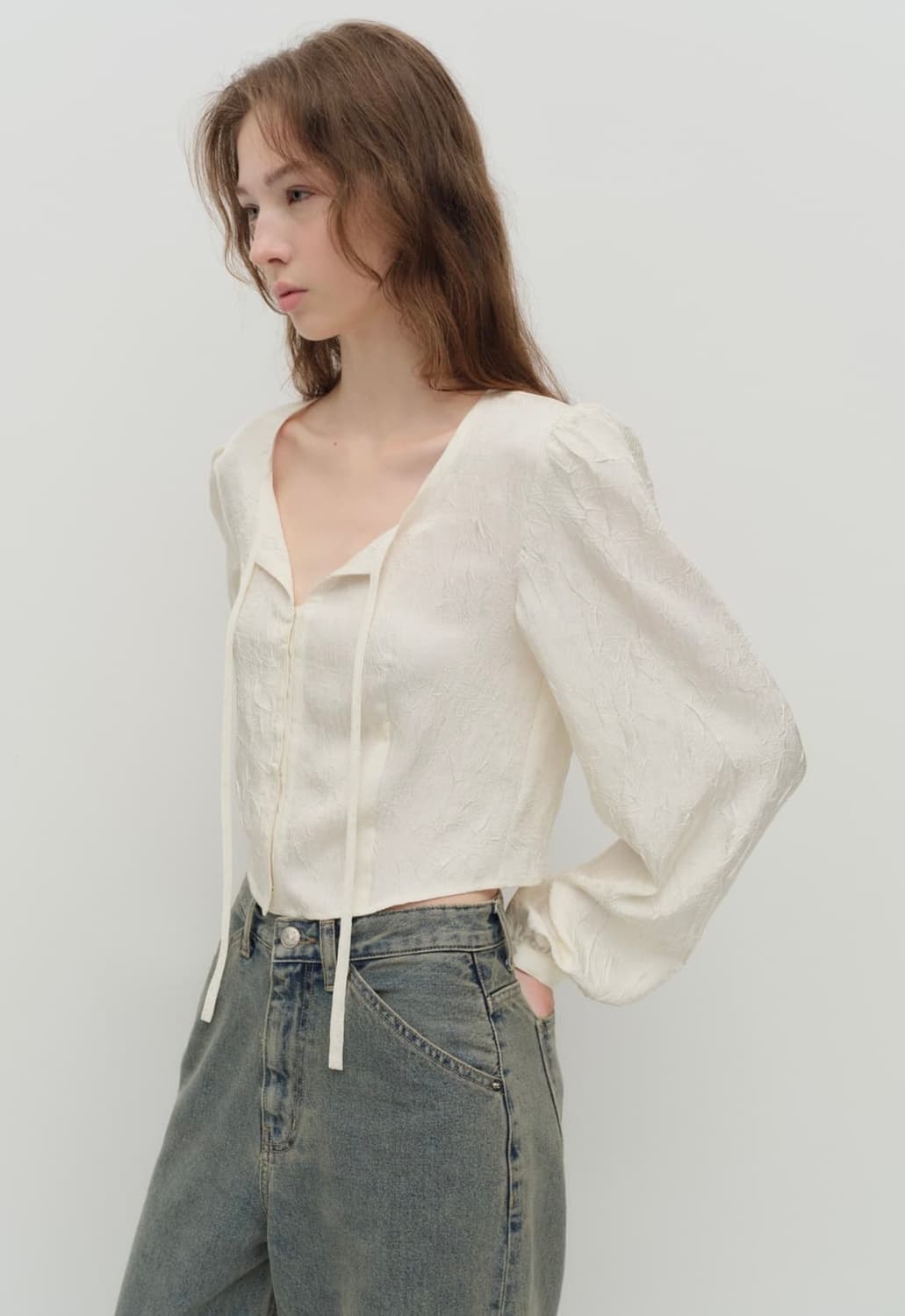아비에무아 새틴 타이 블라우스 상품이미지1