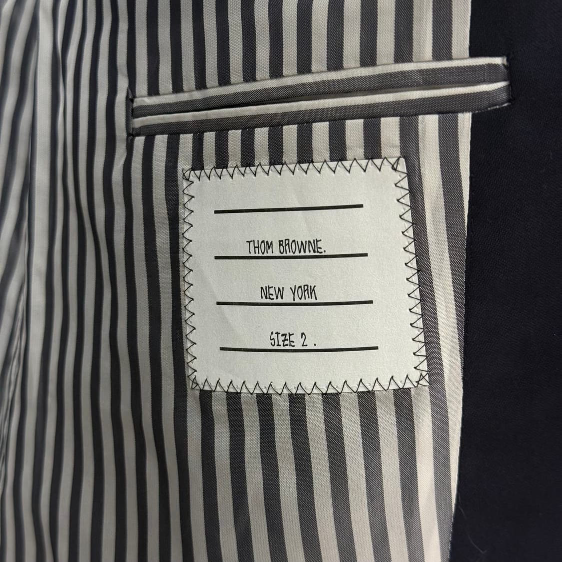 [2] 톰브라운 사선완장 금장 울 블레이저 상품이미지6