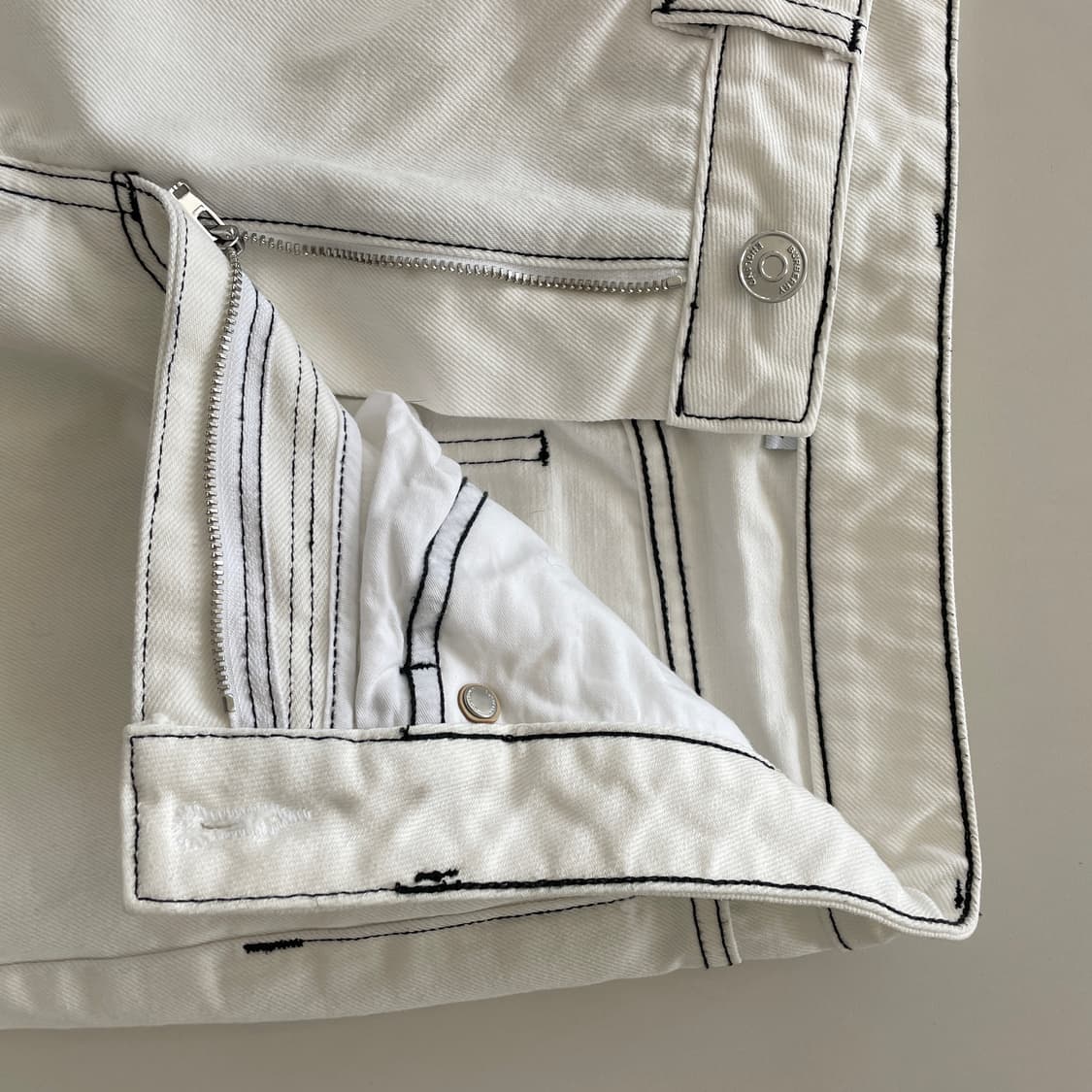 버버리 화이트 여성27 코튼 블랙 스티치 스탠다드 데님 팬츠 바지 상품이미지8