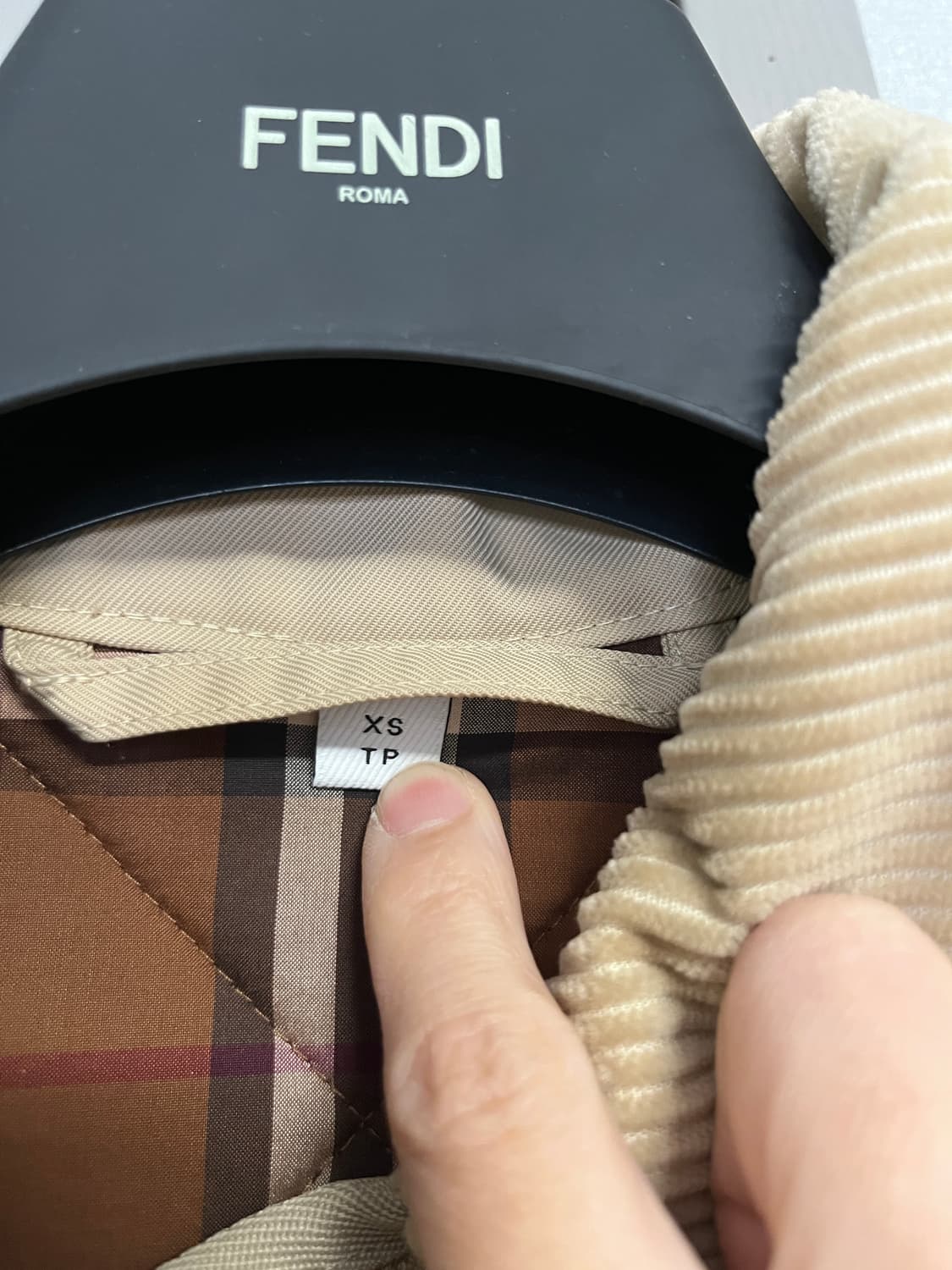 버버리 퀼팅 크롭자켓 상품이미지2