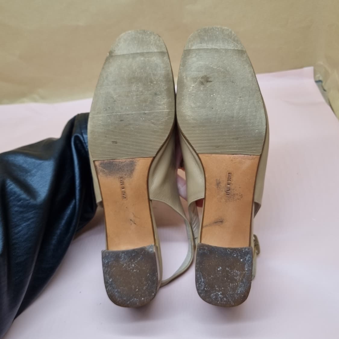 페라가모 슬링백 245 굽5 상품이미지3