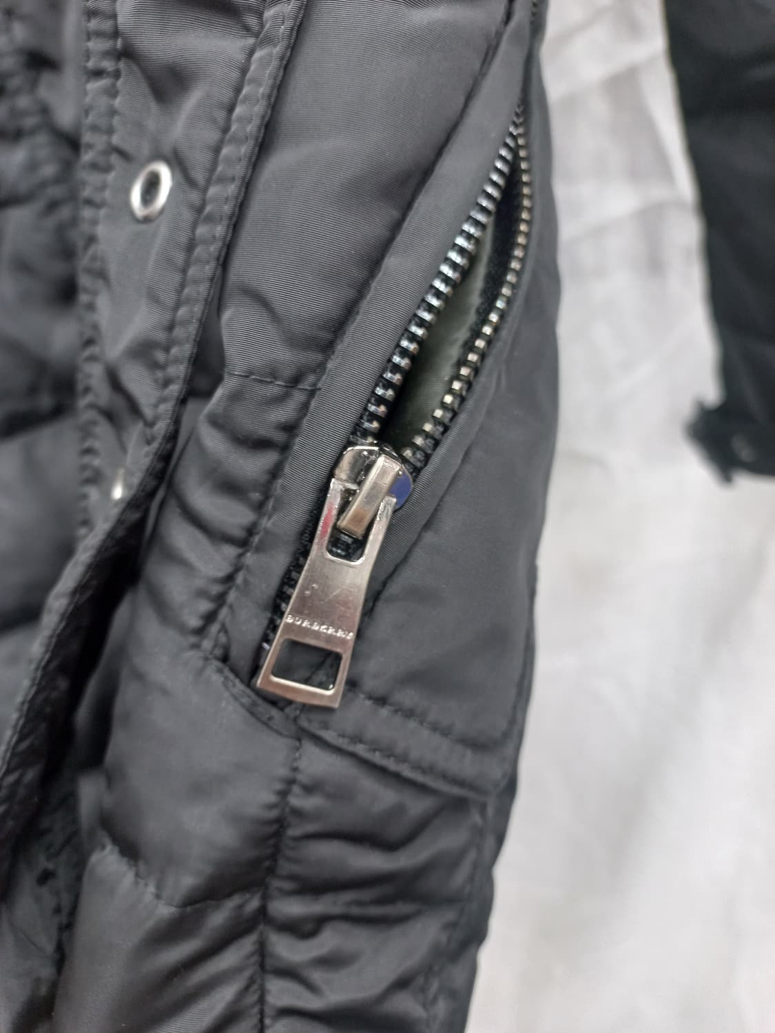 버버리 브릿 롱패딩 블랙 정품 (여 90 ) 상품이미지2