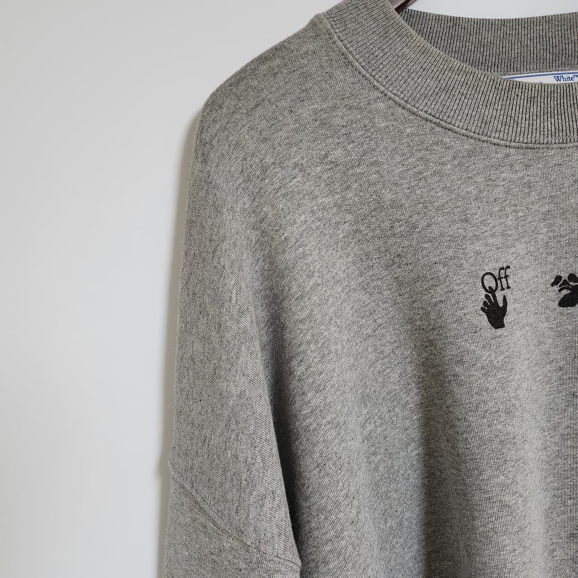 [L] 오프화이트 그레이 마커 애로우 맨투맨 상품이미지5