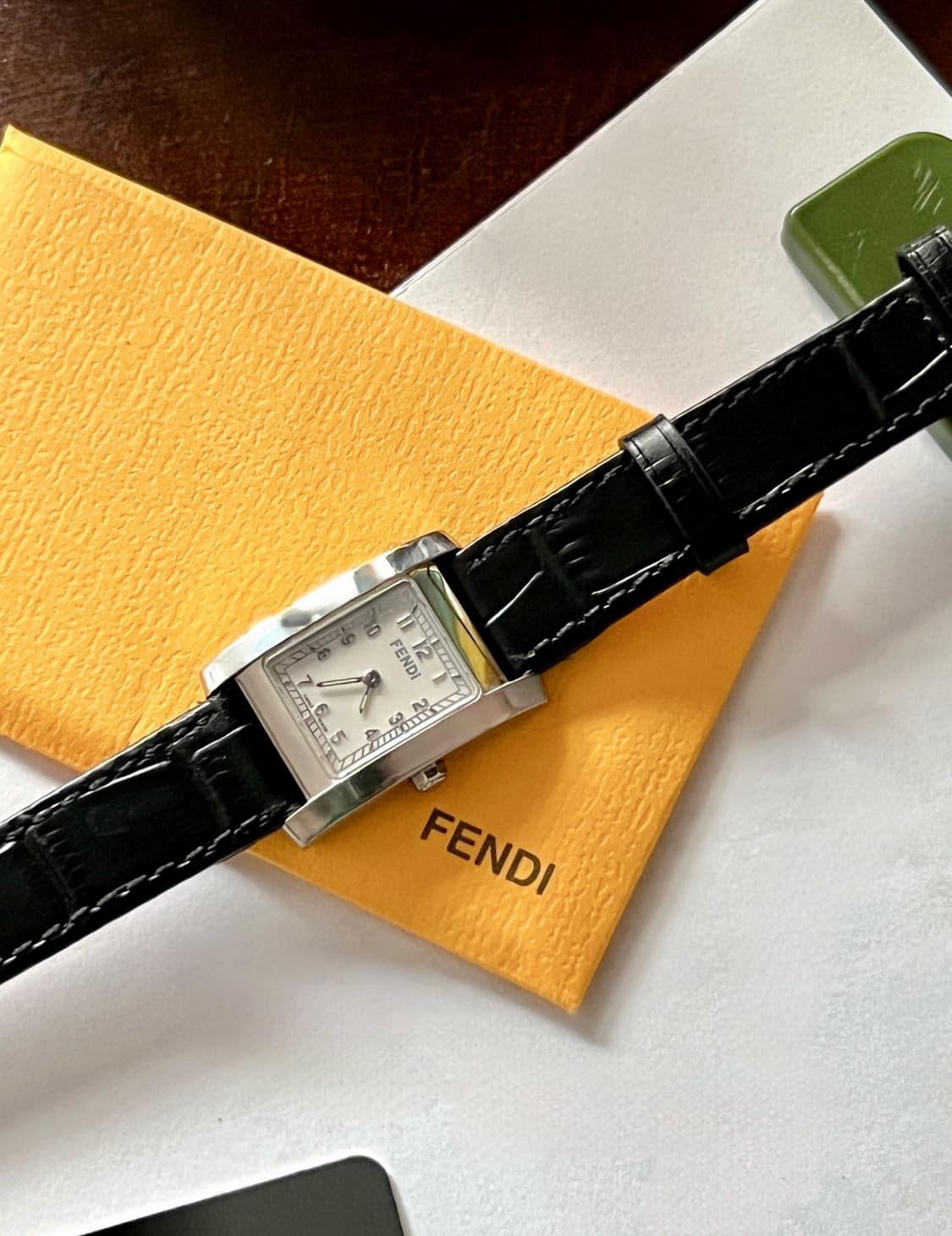 FENDI  스퀘어 화이트 다이얼 펜디 시계  상품이미지8