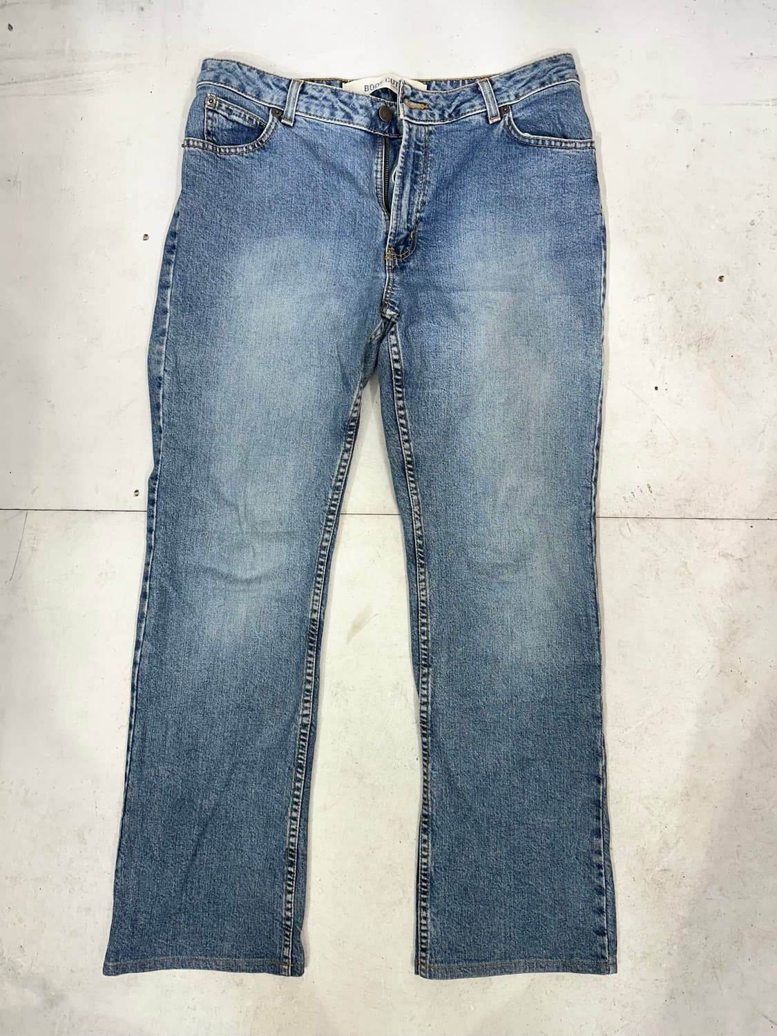 갭 부츠컷 플레어진 연청 데님 팬츠  상품이미지4