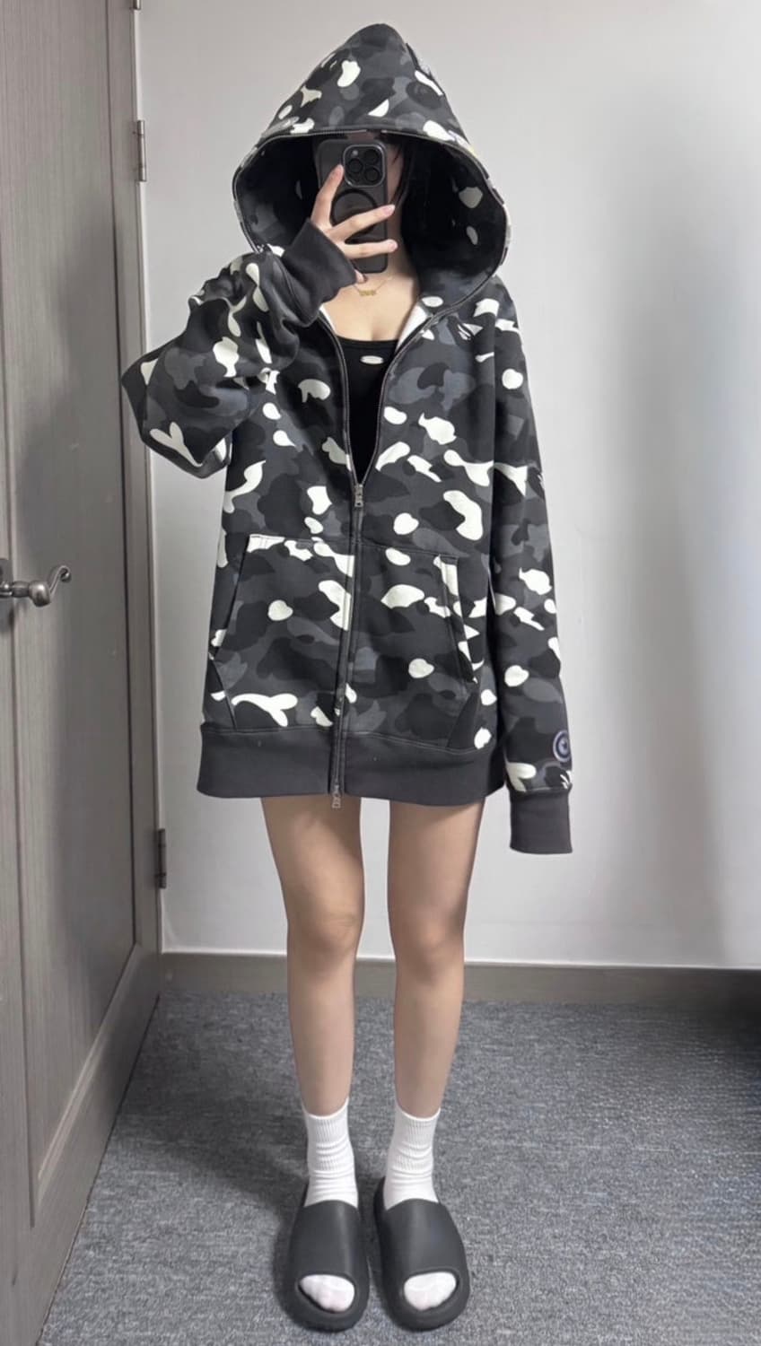 베이프 시티카모 샤크 후드집업 상품이미지1
