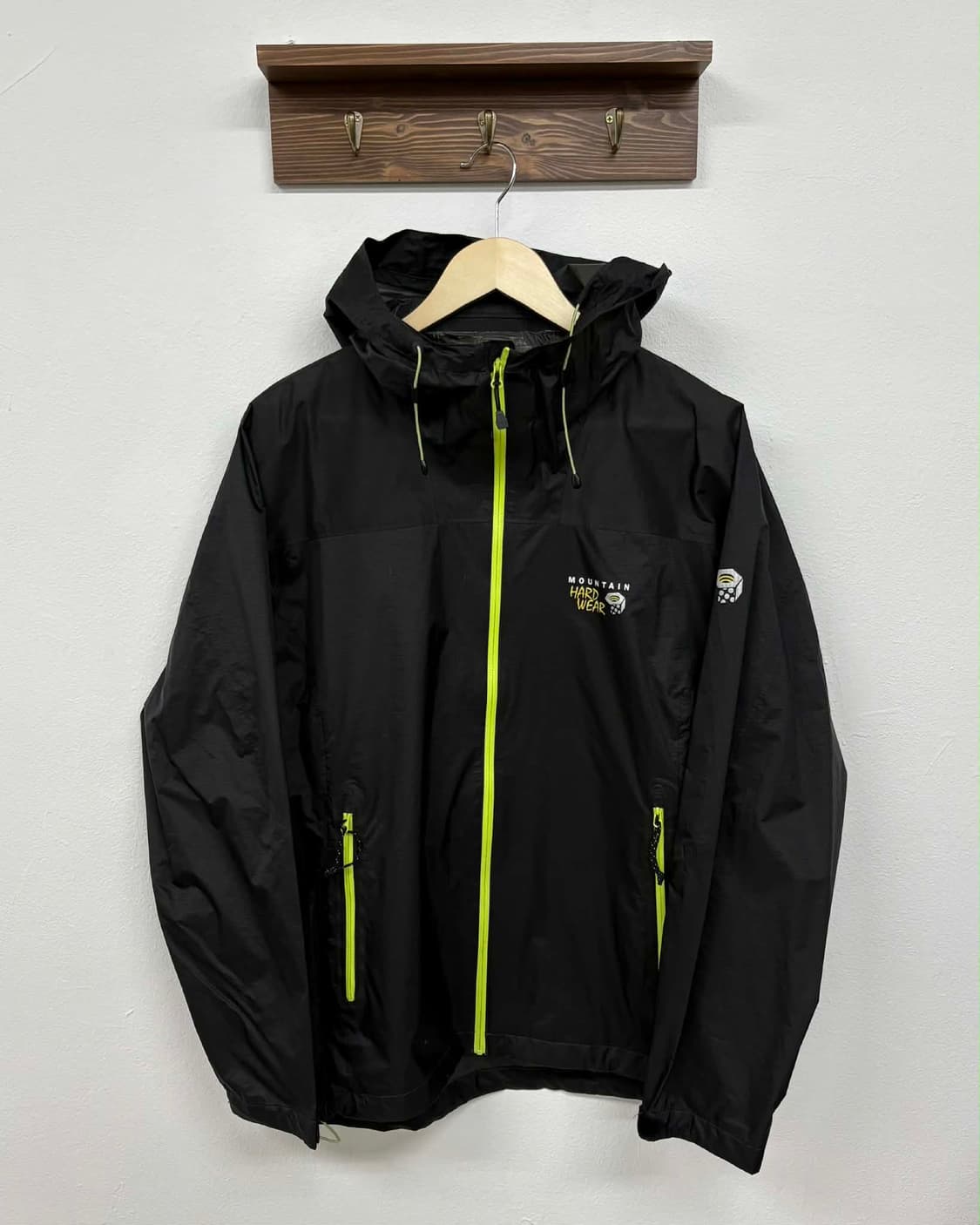 [L] 마운틴하드웨어 블랙 윈드브레이커 자켓 상품이미지2