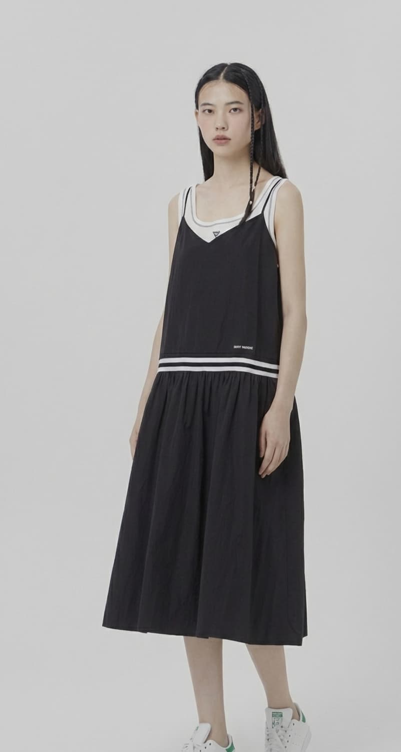 럭키마르쉐(Lucky Marché)의 스포티하고 세련된 배색 롱 원피스  상품이미지1