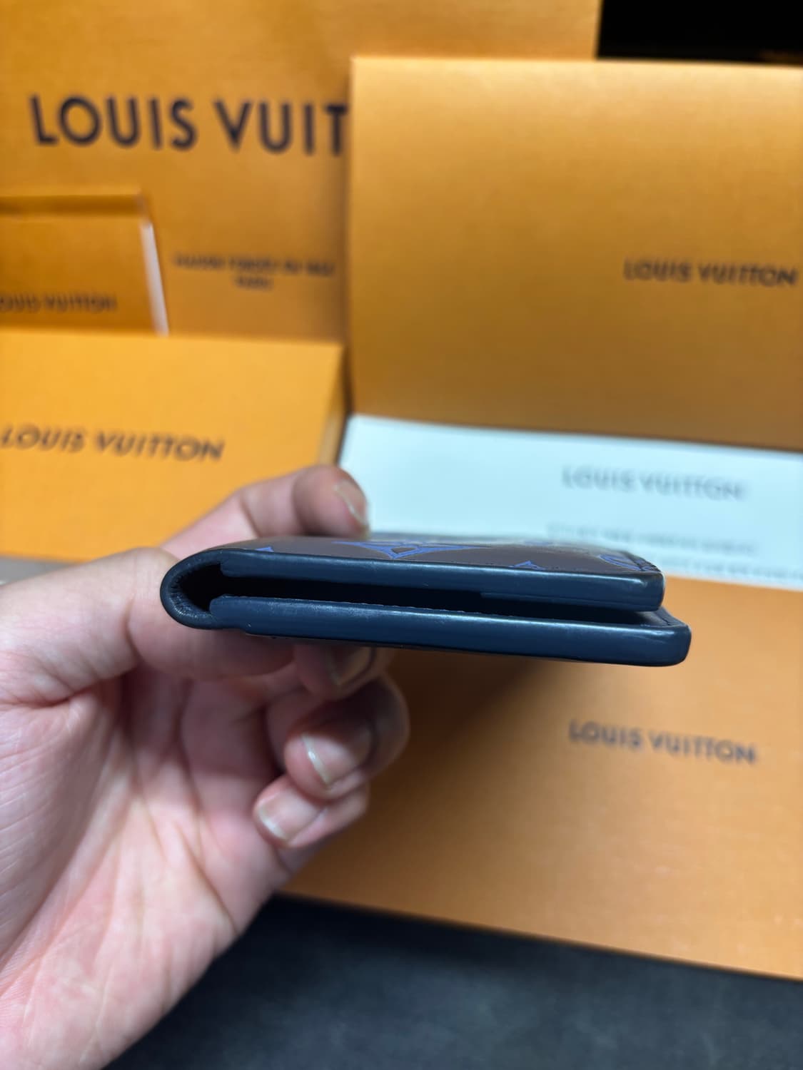 루이비통 쉐도우 오거나이저 네이비 상품이미지5