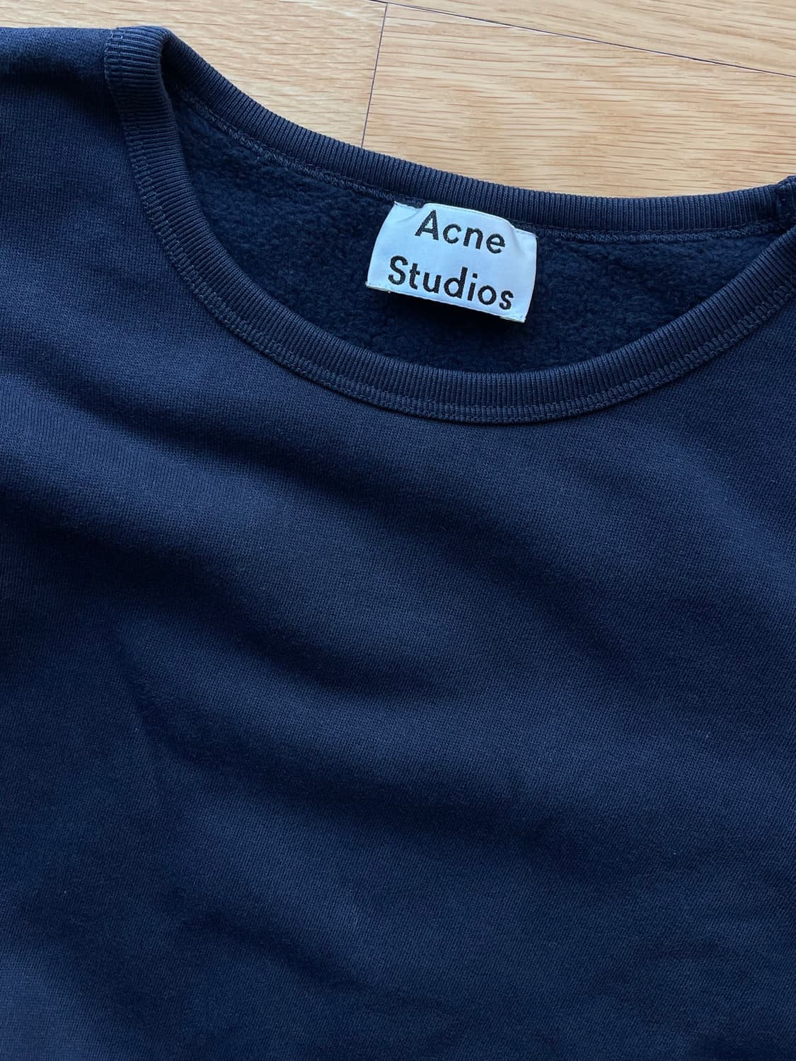 아크네 다크 네이비 나이아가라 반팔 티셔츠 상품이미지4