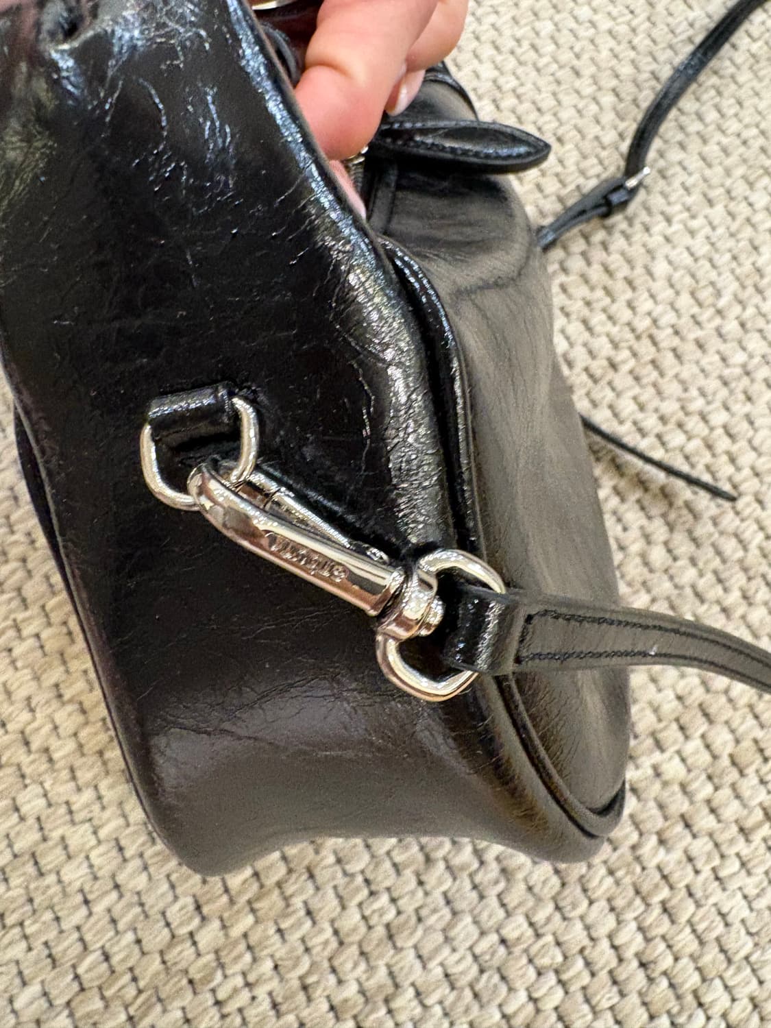 분크 하프문 코코넛 미니 토트백 블랙 상품이미지8