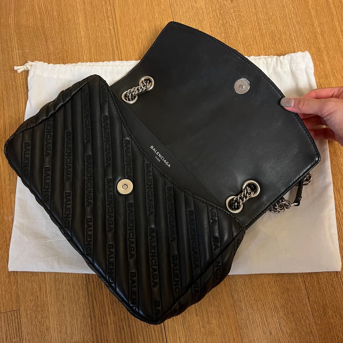 발렌시아가 BB체인 숄더백 상품이미지3