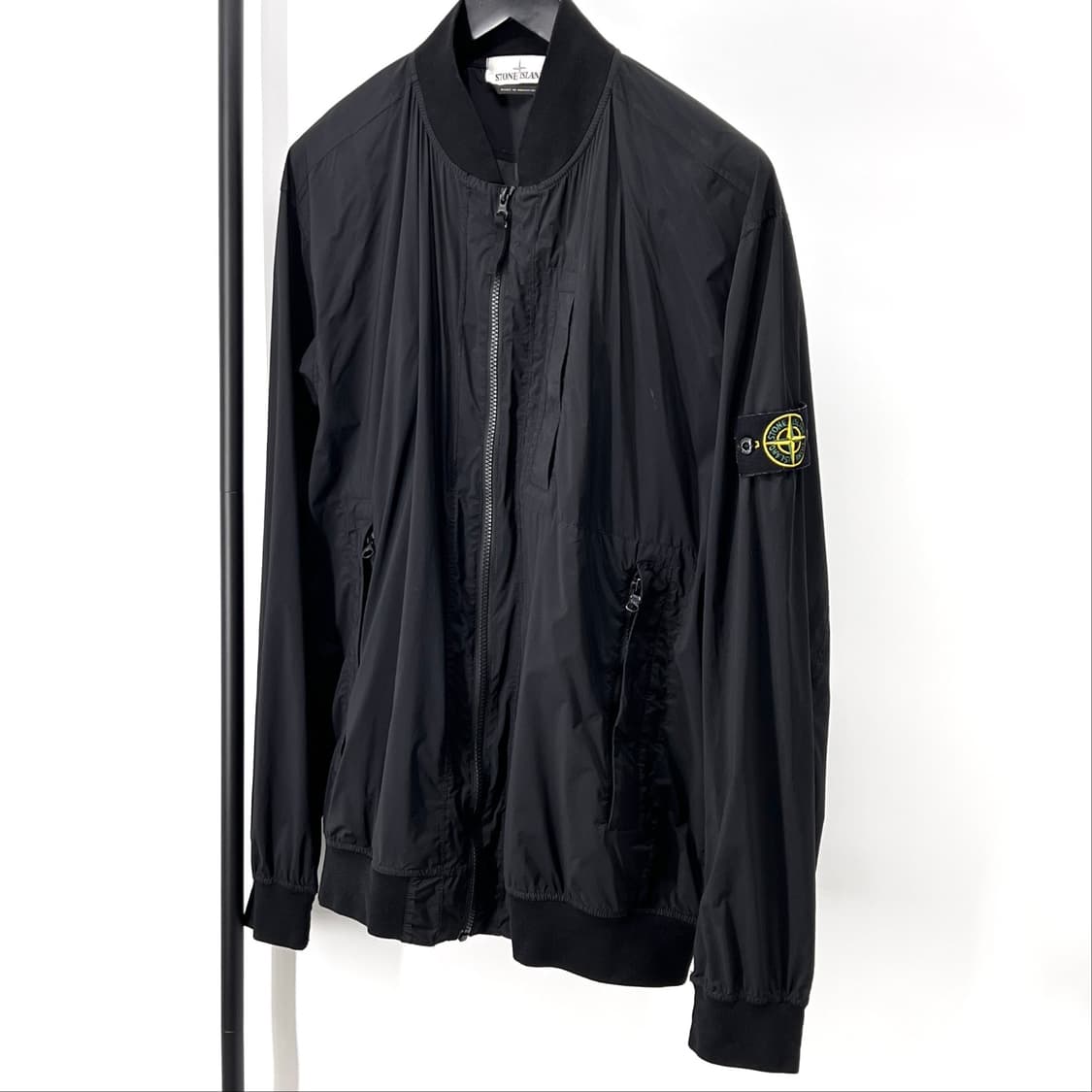 [XXL사이즈] 스톤아일랜드 봄버 스킨터치 집업 자켓 블랙 상품이미지2