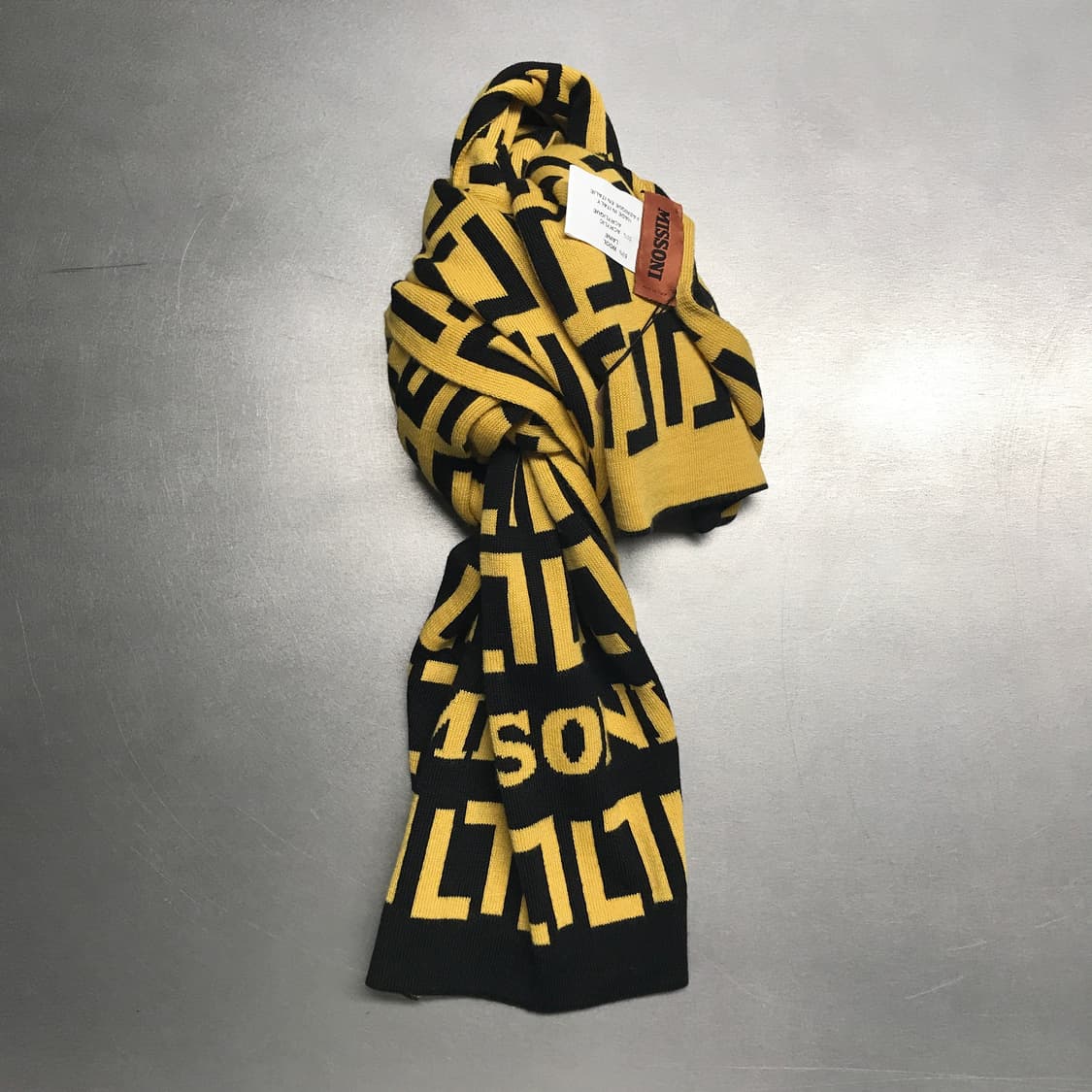 미쏘니 로고 머플러 상품이미지1