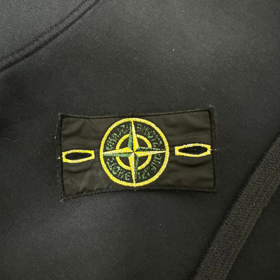 [21년식/정품] 스톤아일랜드 네이비 후드티 상품이미지4