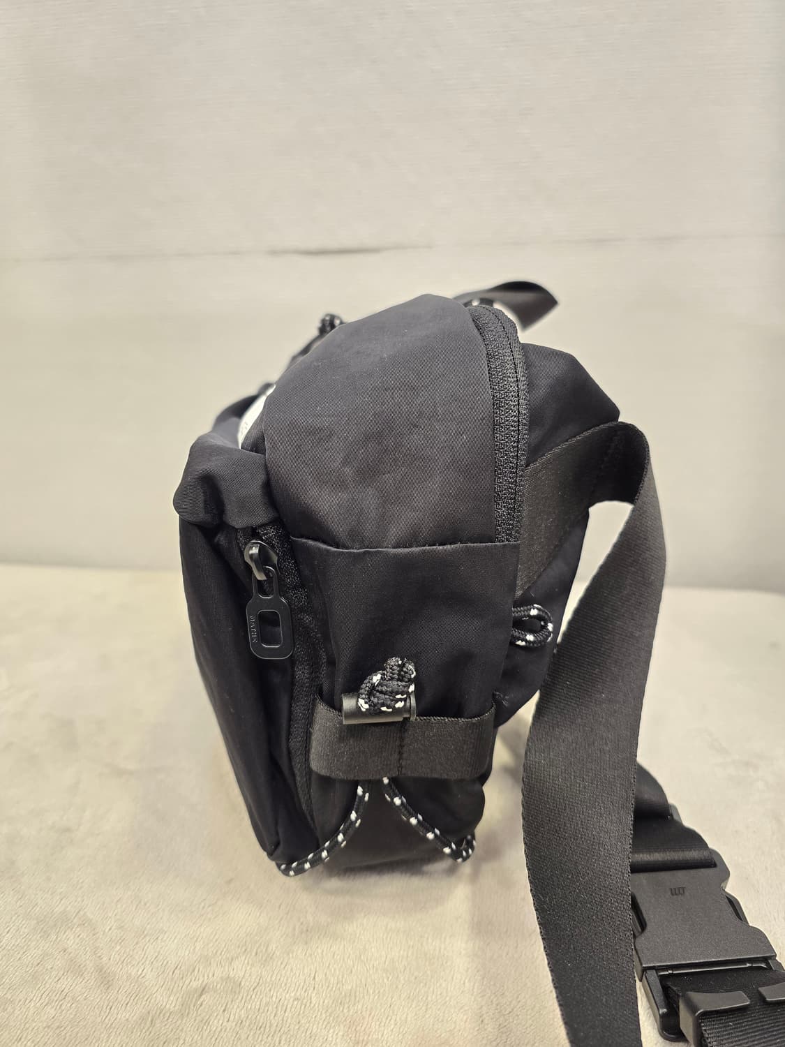 거의새거) 마테마틱 튜링 W20 슬링백 크로스백 블랙 상품이미지6