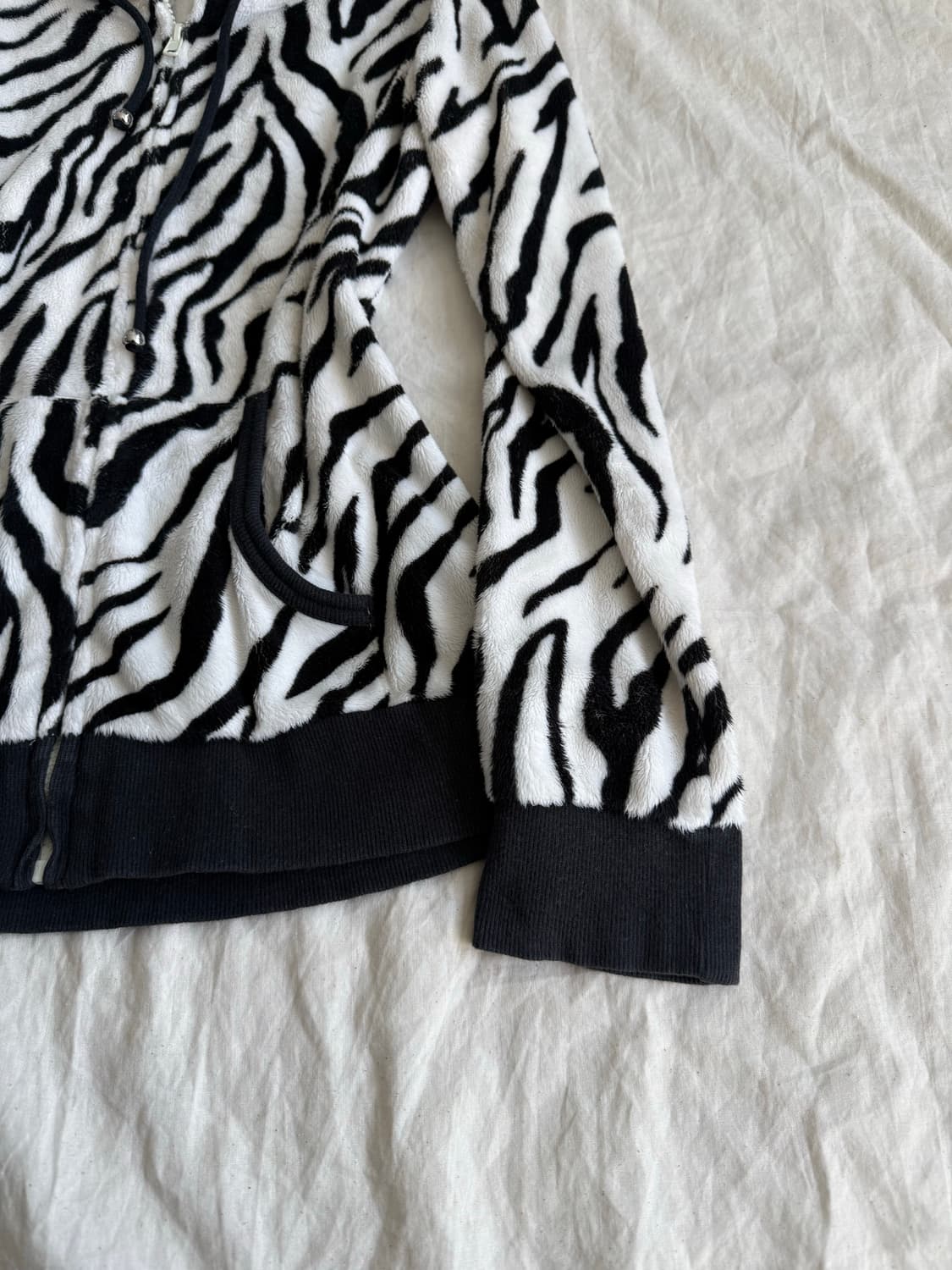 블랙 갸루 펑크 나나펑크 지브라 퍼 후드집업 상품이미지4