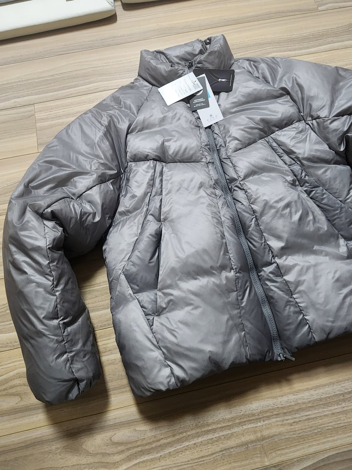 에잇세컨즈립스탑덕다운패딩점퍼L실버 상품이미지2