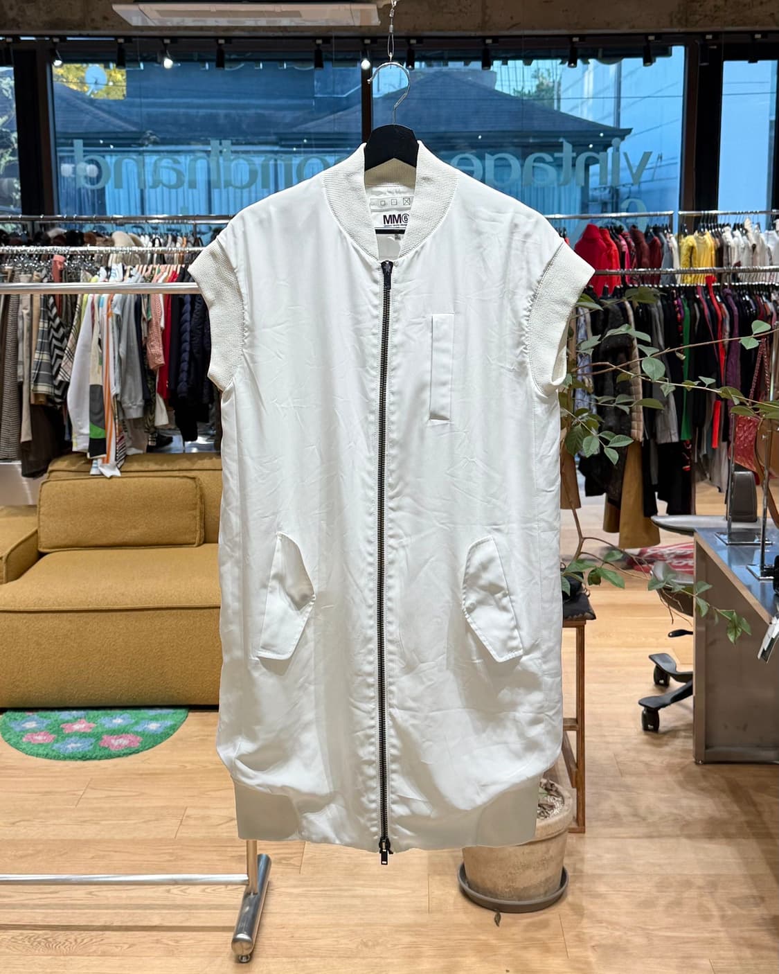 mm6 화이트 폴리에스터 슬리브리스 투웨이 자켓  상품이미지1