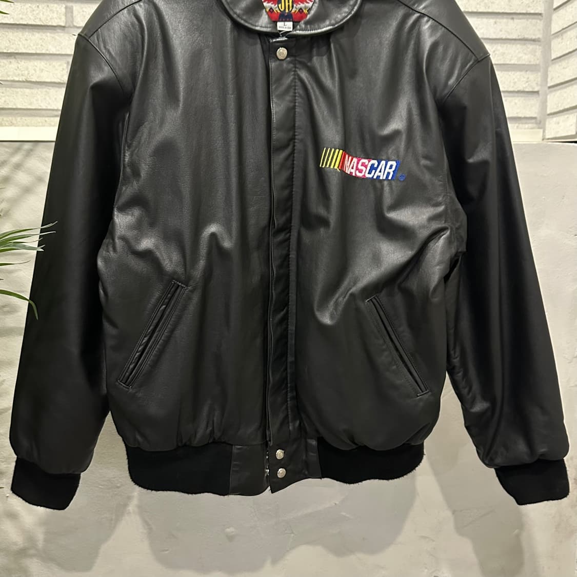 나스카 가죽 레더 블루종 자켓 후면 빅 레터링 로고 투포켓 디테일 블랙 상품이미지5