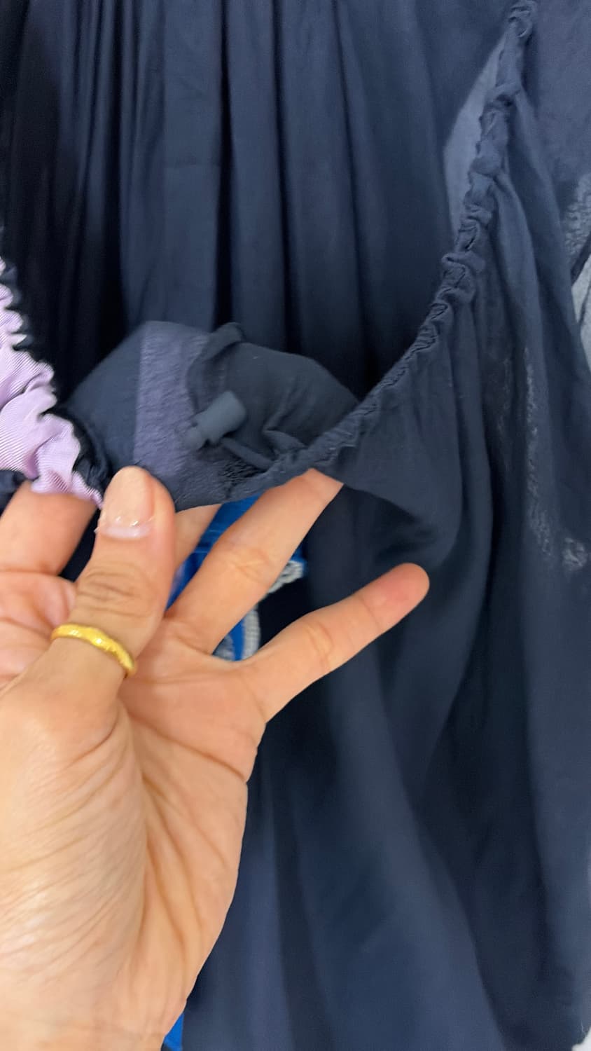 츠모리 치사토 네이비 프릴 블라우스44-66 정품 상품이미지5