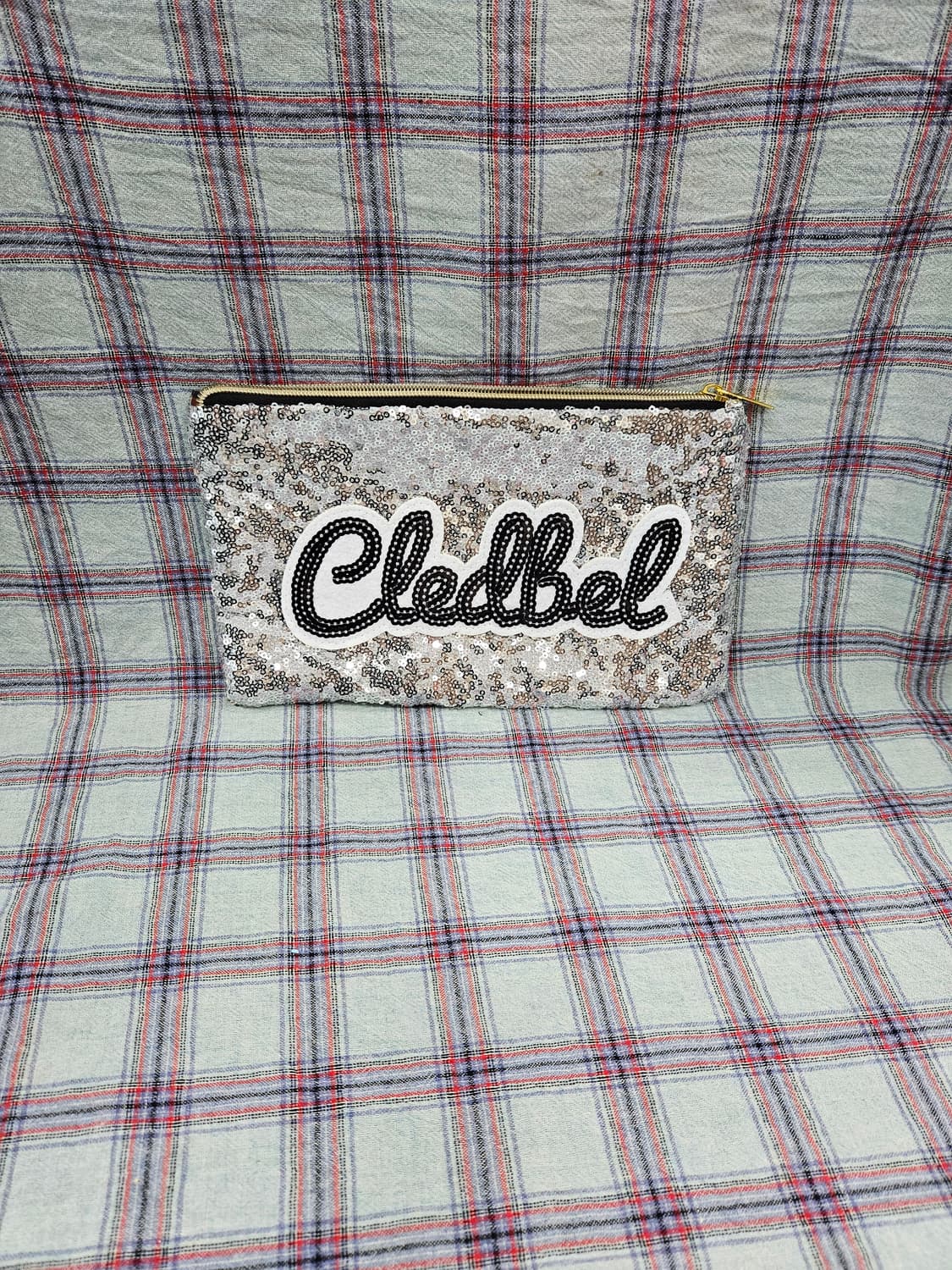 끌레드벨 스팽글 파우치  상품이미지1