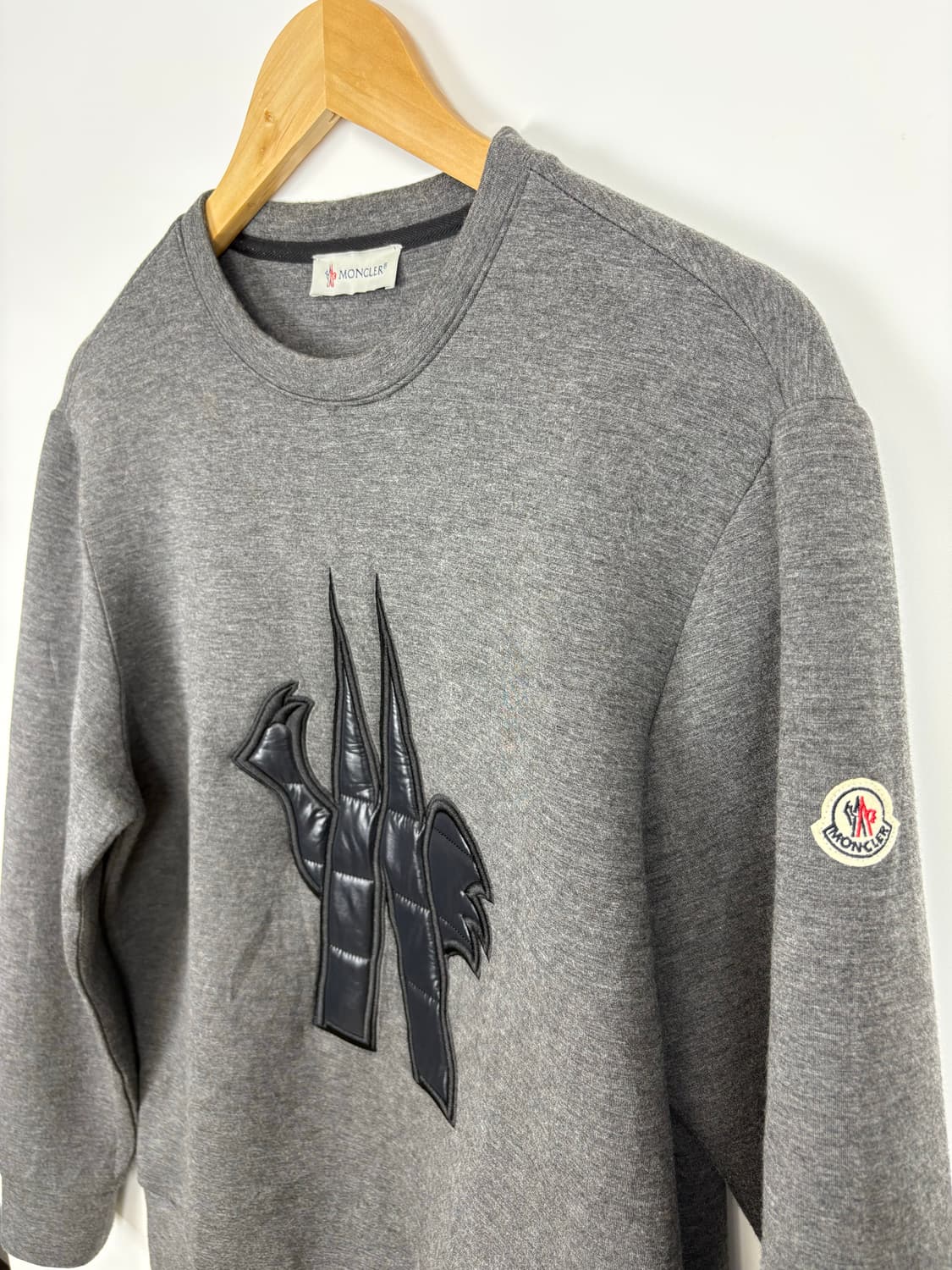 몽클레어 빅로고 그레노블 패디드 남성 맨투맨 상품이미지2