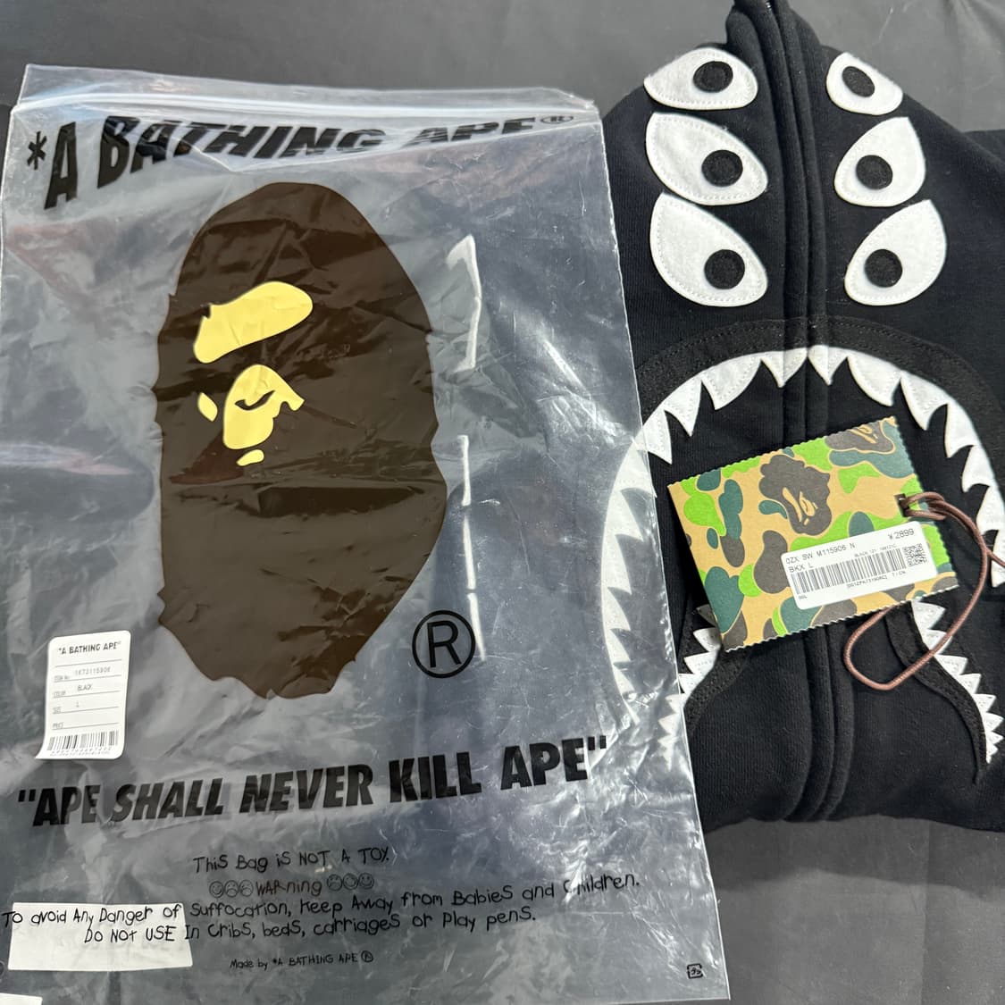 베이프 x 바운티헌터 매드샤크 풀 집업 후디 풀 구성 상품이미지1