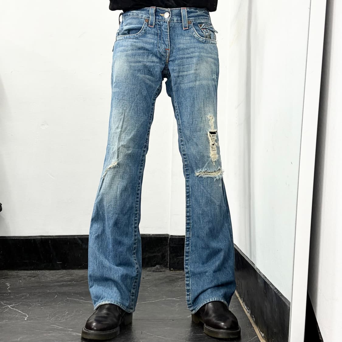 트루릴리전 데미지 부츠컷 데님 팬츠 상품이미지2