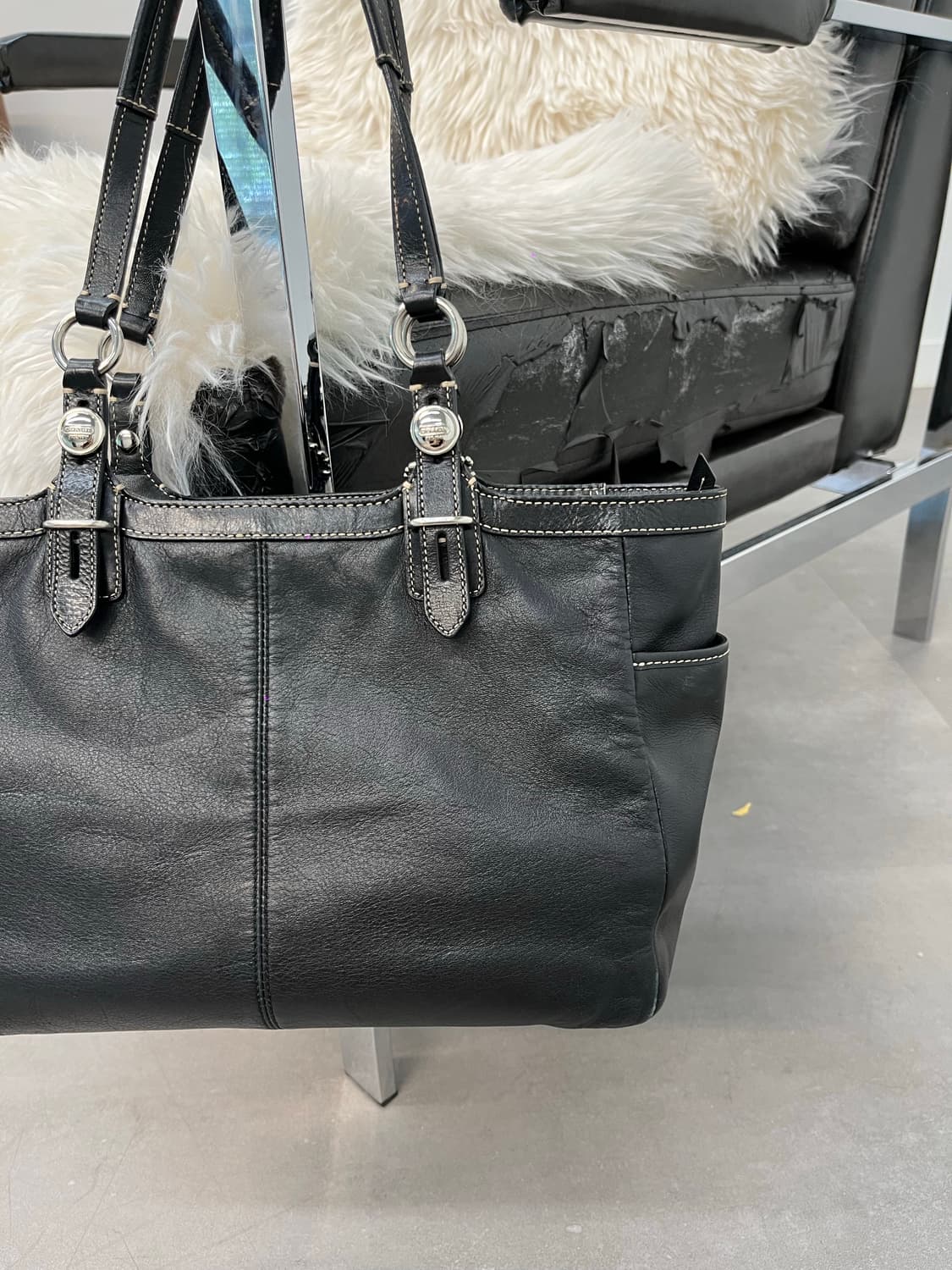 Coach Black Basic Bag 상품이미지5