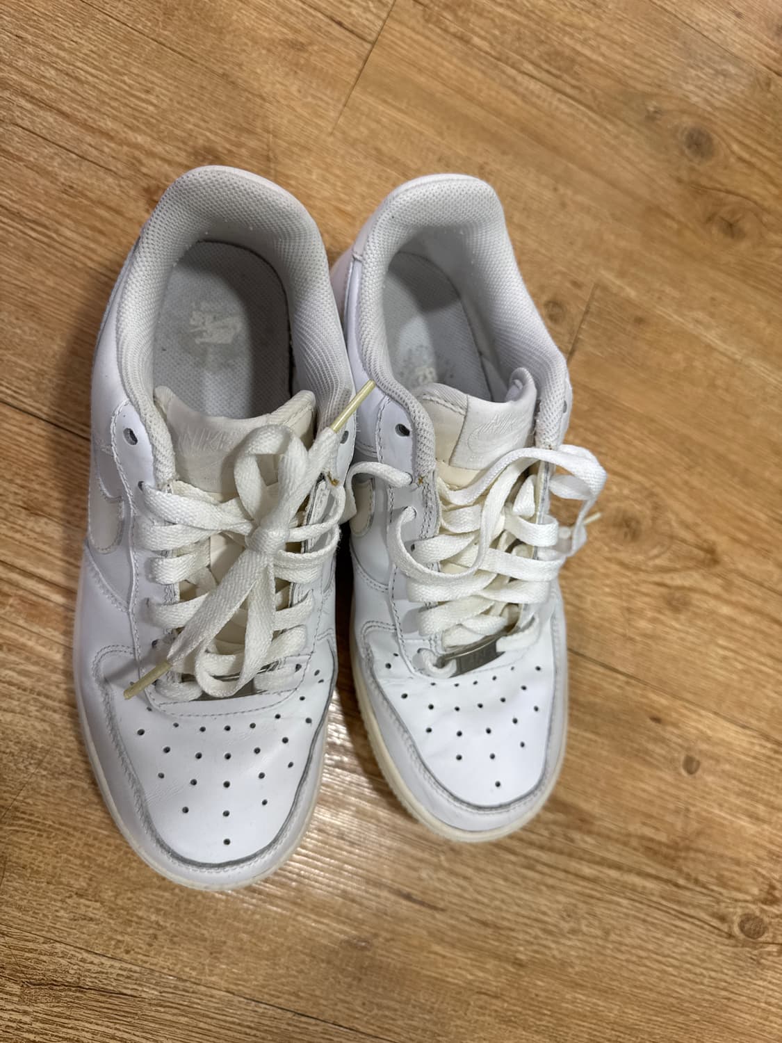 에어포스1 ‘07 로우 화이트 상품이미지1