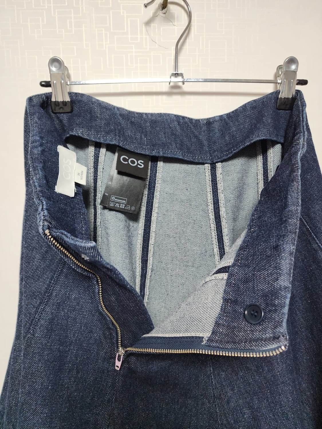 코스 볼류미너스 플리티드 데님 미디 스커트 상품이미지3