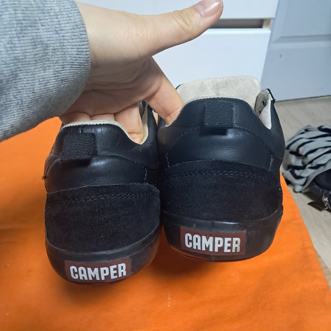 캠퍼 남성 블랙 가죽 스니커즈 42(약 265~270) 상품이미지7