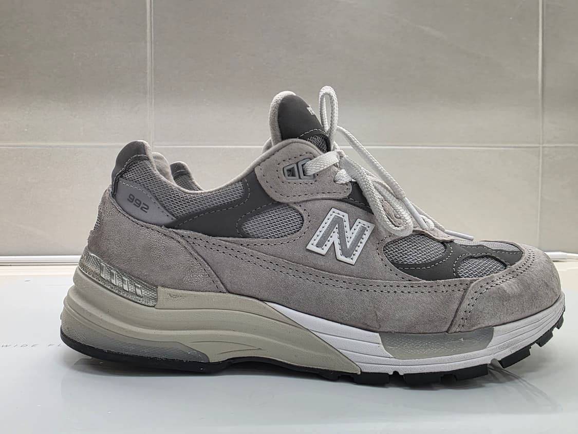 뉴발란스 992 그레이 스웨이드 운동화 260 5회착용 박스x 정품 상품이미지1