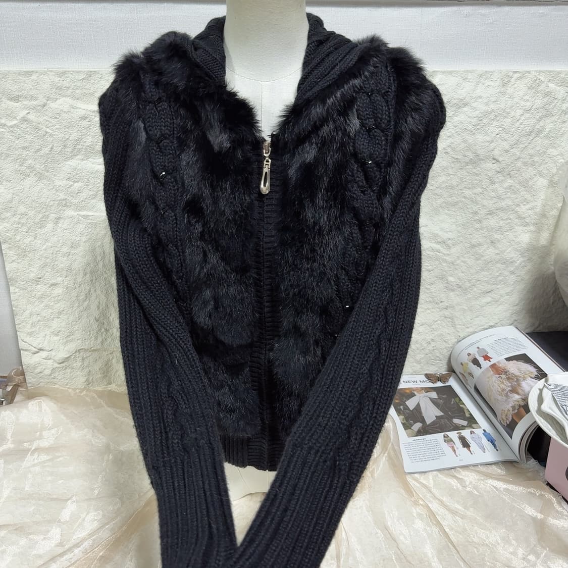 빈티지 블랙 큐빅 꽈배기 토끼털 니트자켓 후드집업 상품이미지3