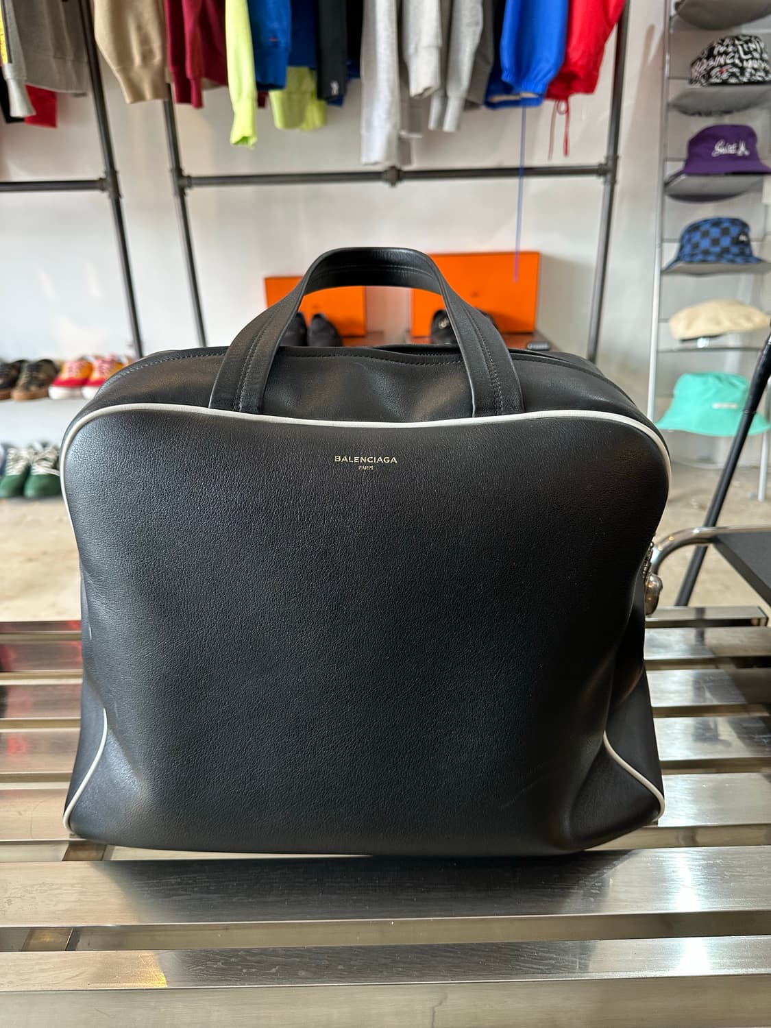 Balenciaga 2018 SS 런웨이 보틀캡참 더플백 상품이미지1