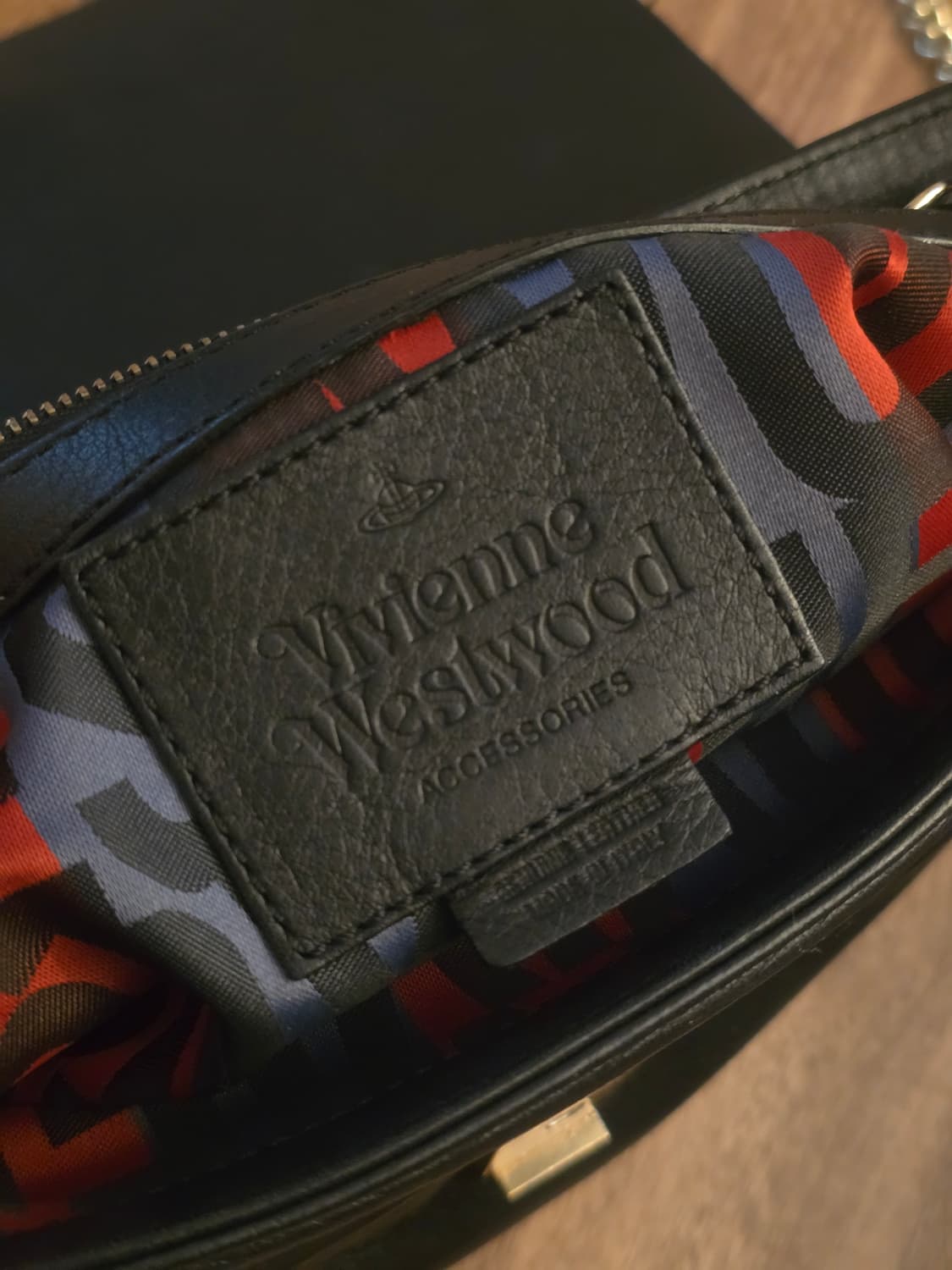 Vivienne Westwood 빅로고 레더 숄더백 상품이미지6