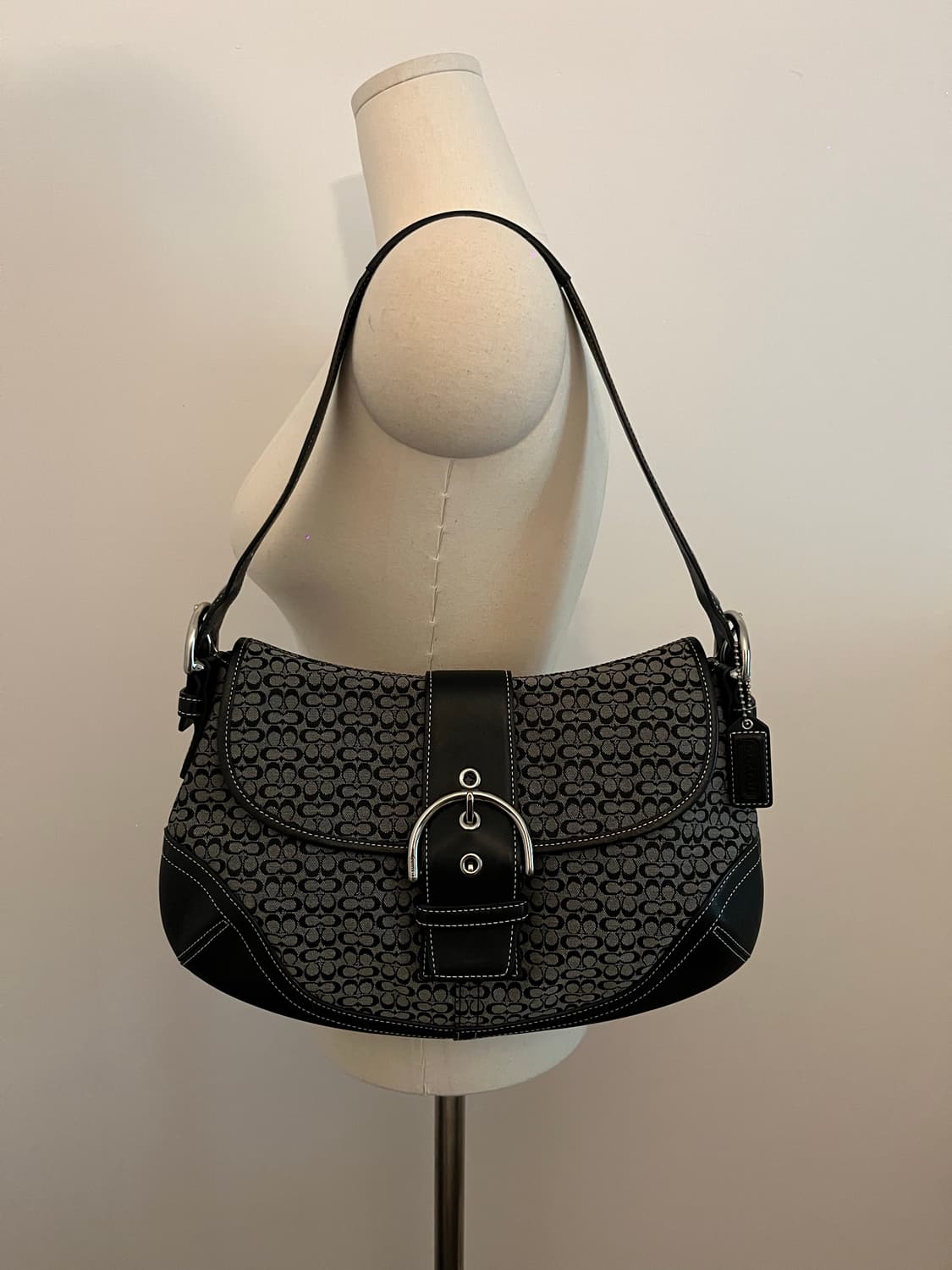 Coach Black Basic Shoulder Bag 상품이미지1