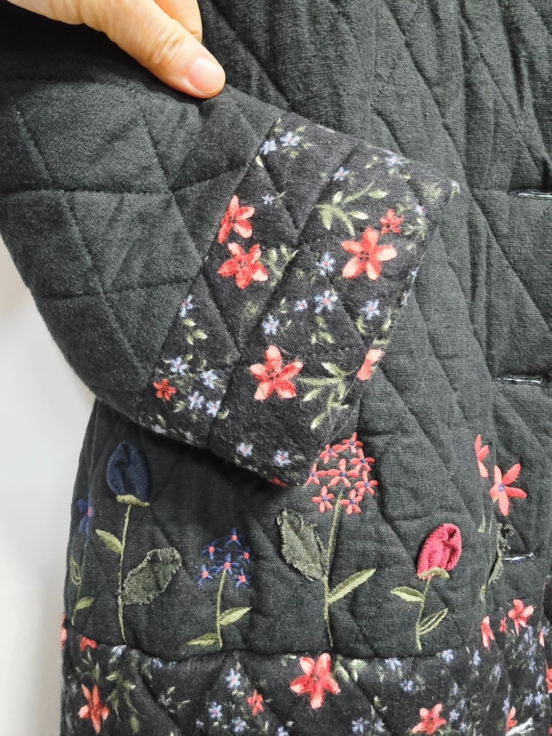 라비찌 퀼팅 후드 롱 코트 꽃무늬 블랙 상품이미지4