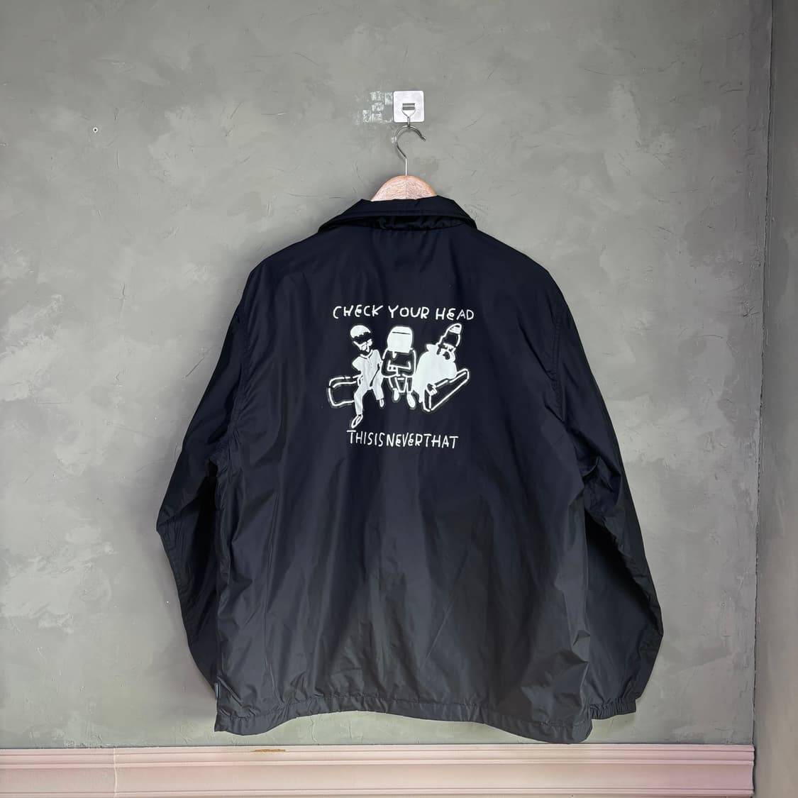 디스이즈네버댓 유가바 콜라보 코치자켓 다크 네이비 상품이미지4