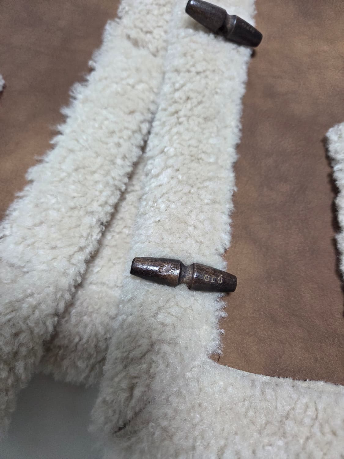 오로 라퍼지포우먼 스웨이드 토글 무스탕베스트 무스탕조끼 상품이미지3