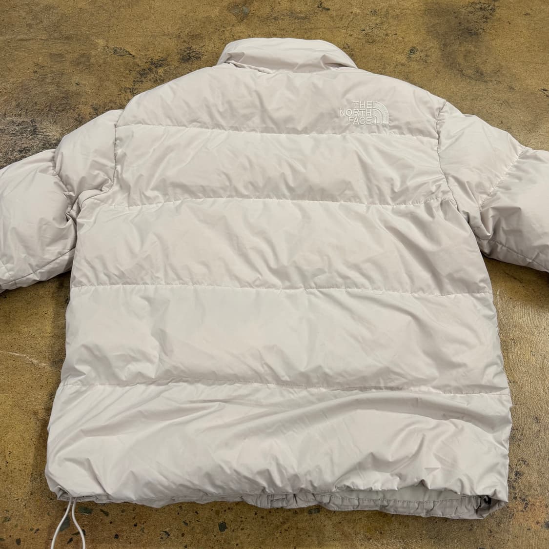 노스페이스 아이보리 패딩 상품이미지4