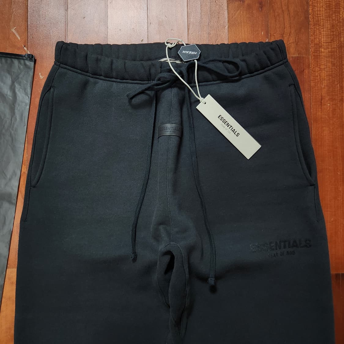 에센셜 더 코어 컬렉션 릴렉스드 스웨트팬츠 스트레치 리모 상품이미지3