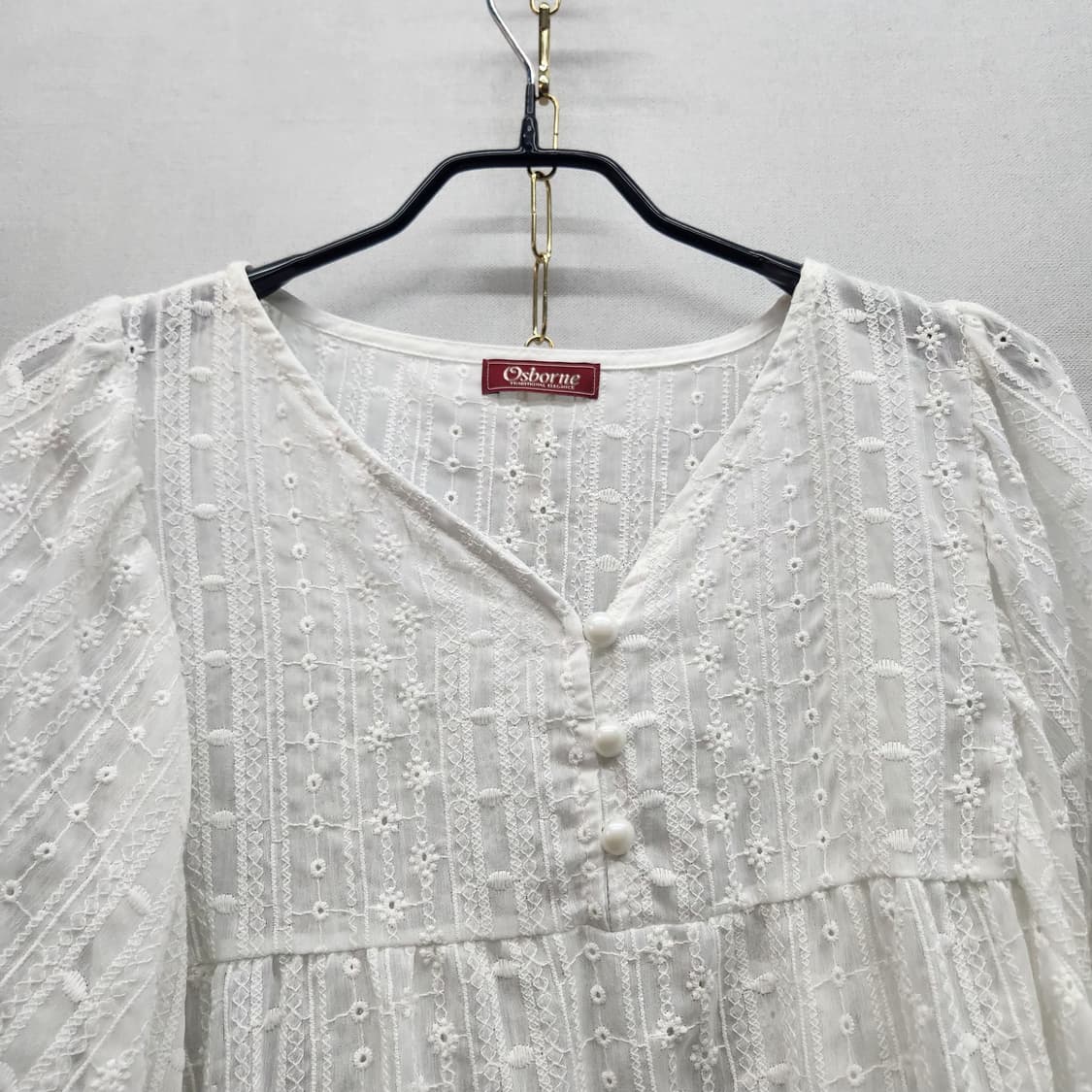 24ss 오스본 아일렛 자수 볼륨소매 블라우스 F(L~XL) 상품이미지2