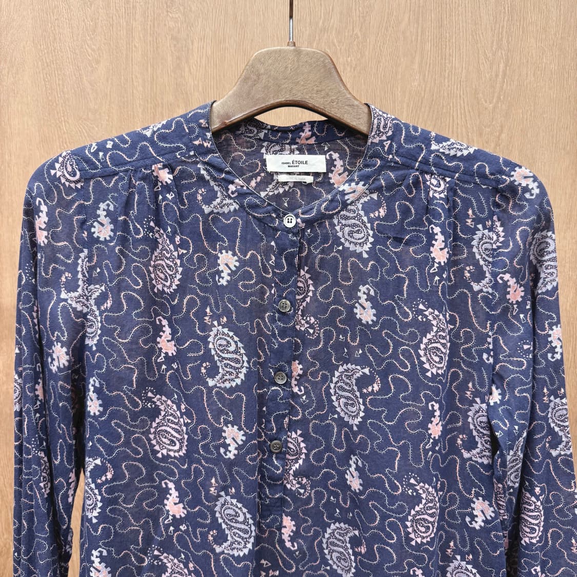 이자벨마랑 에뚜왈 블라우스 페이즐리 패턴 버튼 디테일 네이비 상품이미지4