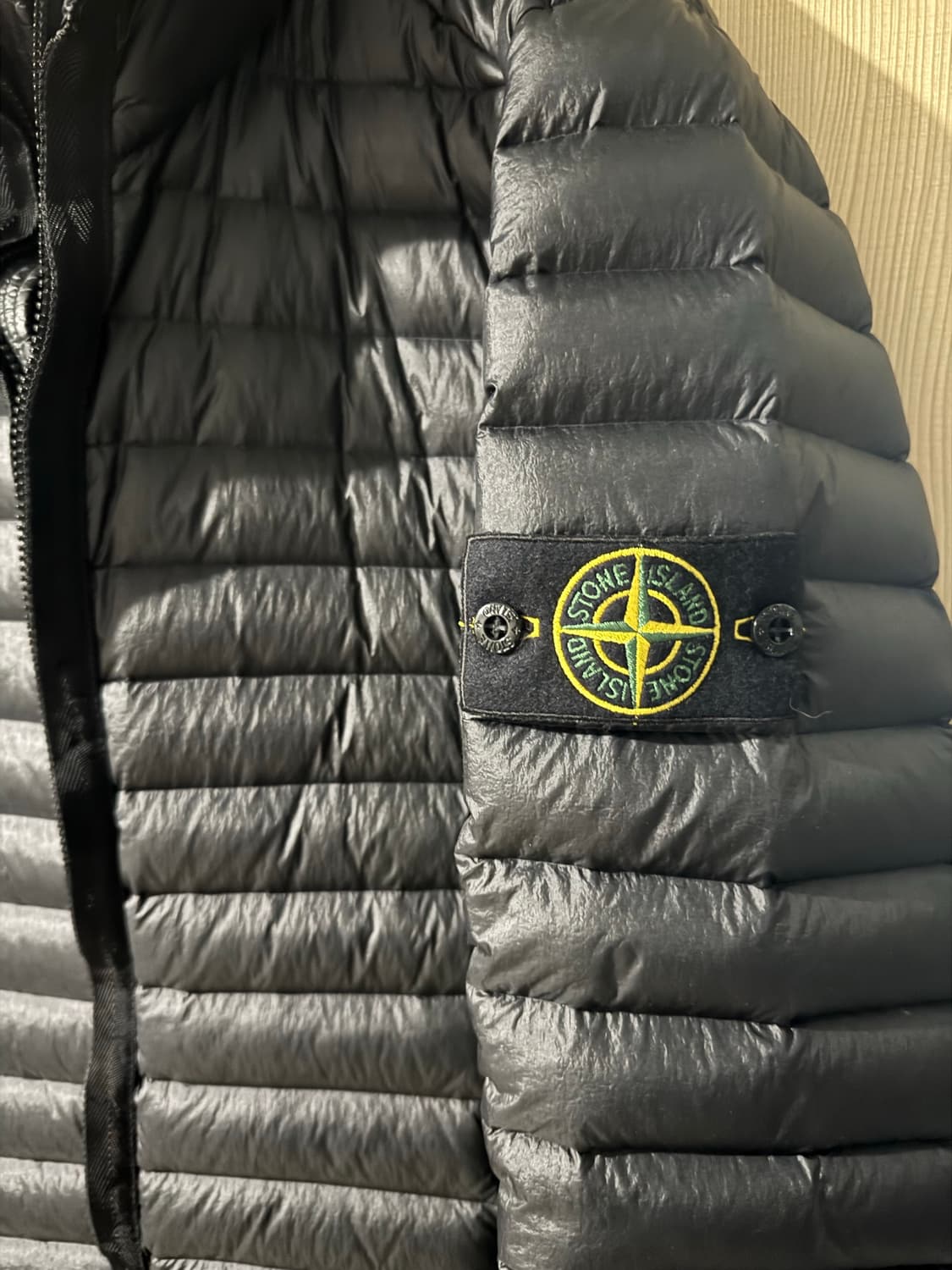 [M] 스톤아일랜드 23FW 룸우븐 경량패딩 블랙 상품이미지3